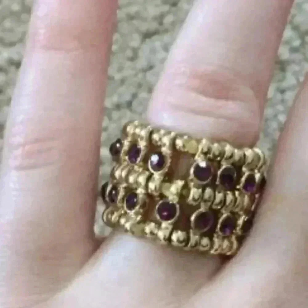 ⭐️ 4 rings - Picture 3 of 5